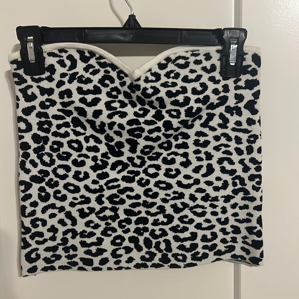 Express top in great condition. Only worn once.